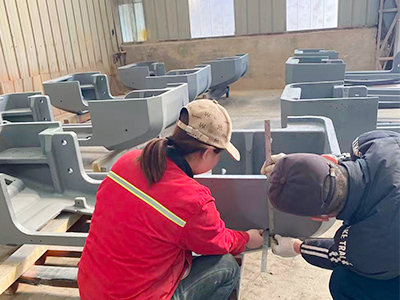 التغلب على تحديات الصناعة! نجحت شركة Zunhua Shengjian Fanrong Machinery في حل المشكلات المتعلقة بملاءمة انحناء ثقل الموازنة للحفار ودقة سطح التركيب