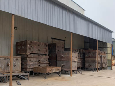 تعمل شركة Zunhua Shengjian Fanrong Machinery بشكل مستقل على تطوير قوارير الصب، مما يعزز القدرة التنافسية في معدات المسبك الأساسية